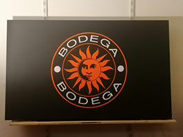 enseignepeinte à la main sur place chez michel's bistrot 